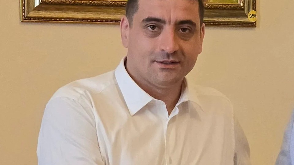 PNL despre AUR: Zgârie la ușa guvernării fiindcă pierde electorat
