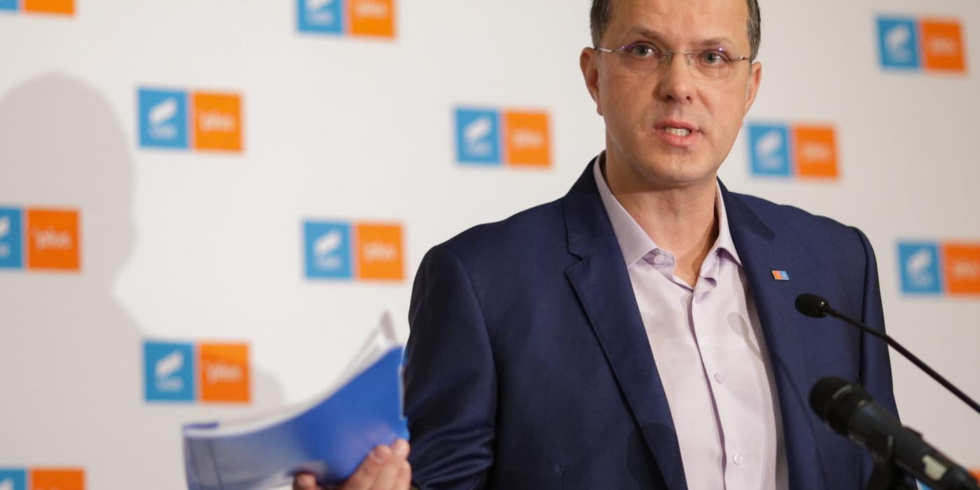 USR a pregătit 400 de amendamente la proiectul de buget pe 2024: Acest buget este doar un flyer electoral pentru Ciucă şi Ciolacu, un buget care nu are nicio legătură cu situaţia reală şi nevoile reale din societate