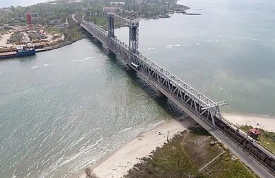 Rusia a izolat Odesa de Moldova și România. A avariat un pod peste Nistru, tăind aprovizionarea cu arme