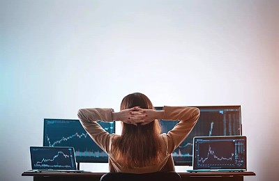 România, campioana Europei la numărul investitoarelor prin platforma XTB