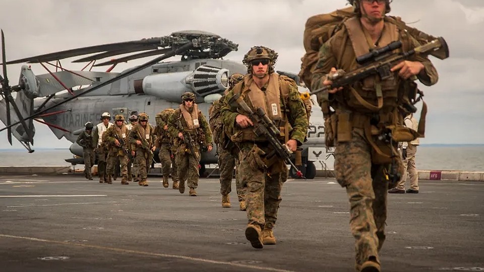 Comandantul SUA în Europa: NATO are un plan pentru a distruge rapid, de la sol, Kaliningrad. Potrivit comandantului forțelor americane din Europa, generalul Christopher Donahue, Armata SUA și aliații săi NATO au un nou plan – „Linia de descurajare pe Flancul estic”.
