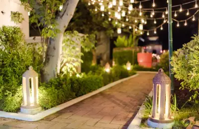 Selecting Intelligent Lighting Systems for the Courtyard