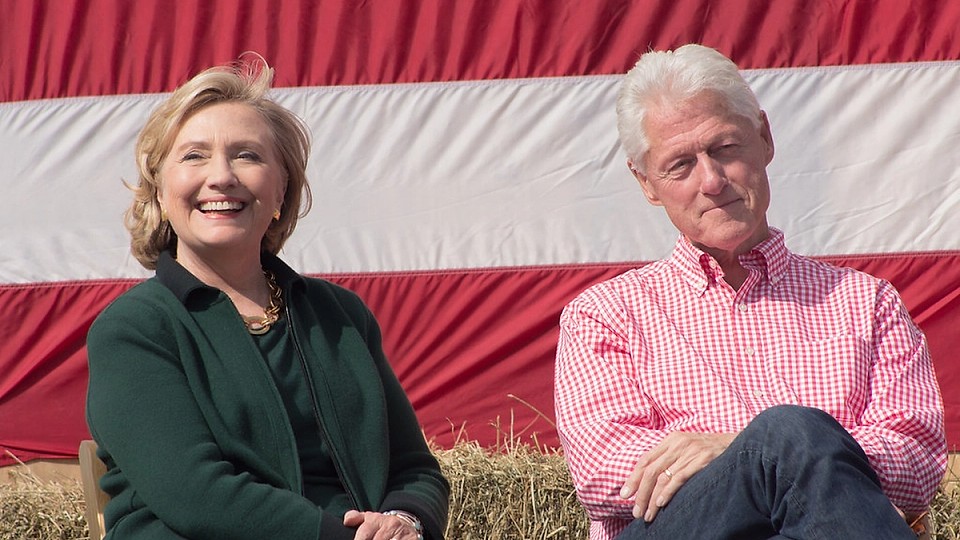 Ancheta în scandalul pedofilului Epstein lovește în plin familia Clinton. Cei doi sfidează Congresul