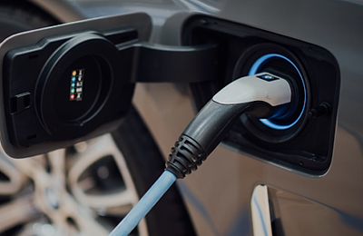 Un mare producător auto se întoarce la 180 de grade față de mașinile electrice