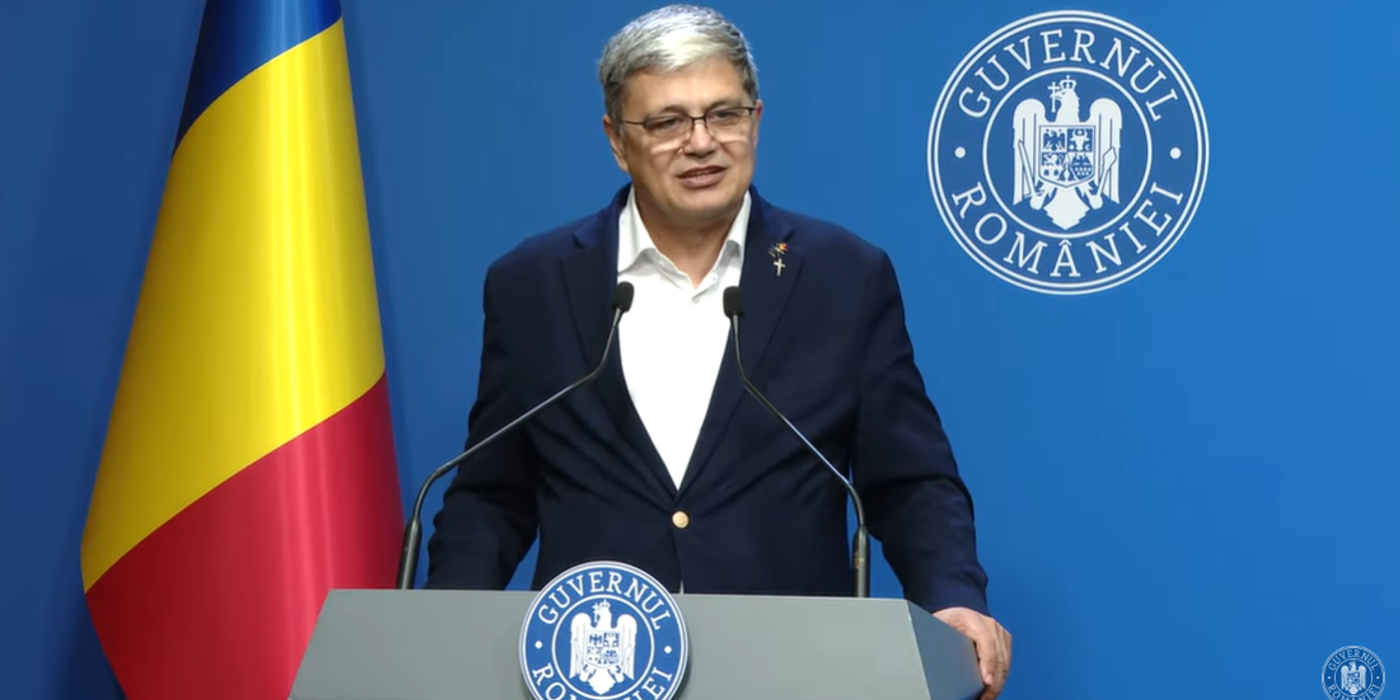 FOTO Jurnalistul Liviu Alexa prezintă dovezi că fostul ministru al Finanțelor, preotul Marcel Boloș, a trimis poze cu organul genital pe o aplicație pentru LGBT