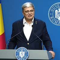 FOTO | Jurnalistul Liviu Alexa prezintă dovezi că fostul ministru al Finanțelor, preotul Marcel Boloș, a trimis poze cu organul genital pe o aplicație pentru LGBT