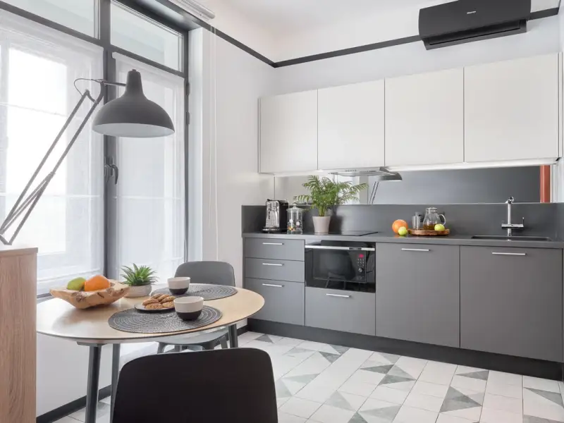 Amenajare studio modern de 31 mp in tonuri neutre