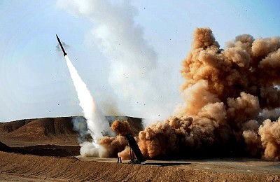 Iranul desfășoară manevre militare în preajma propriilor instalații nucleare
