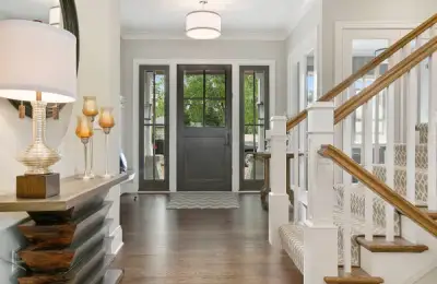 Choosing the Right Colors for Your Entryway