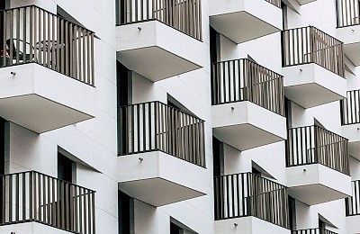 Haos în imobiliare. Investitorii susțin că prețul apartamentelor s-ar putea dubla