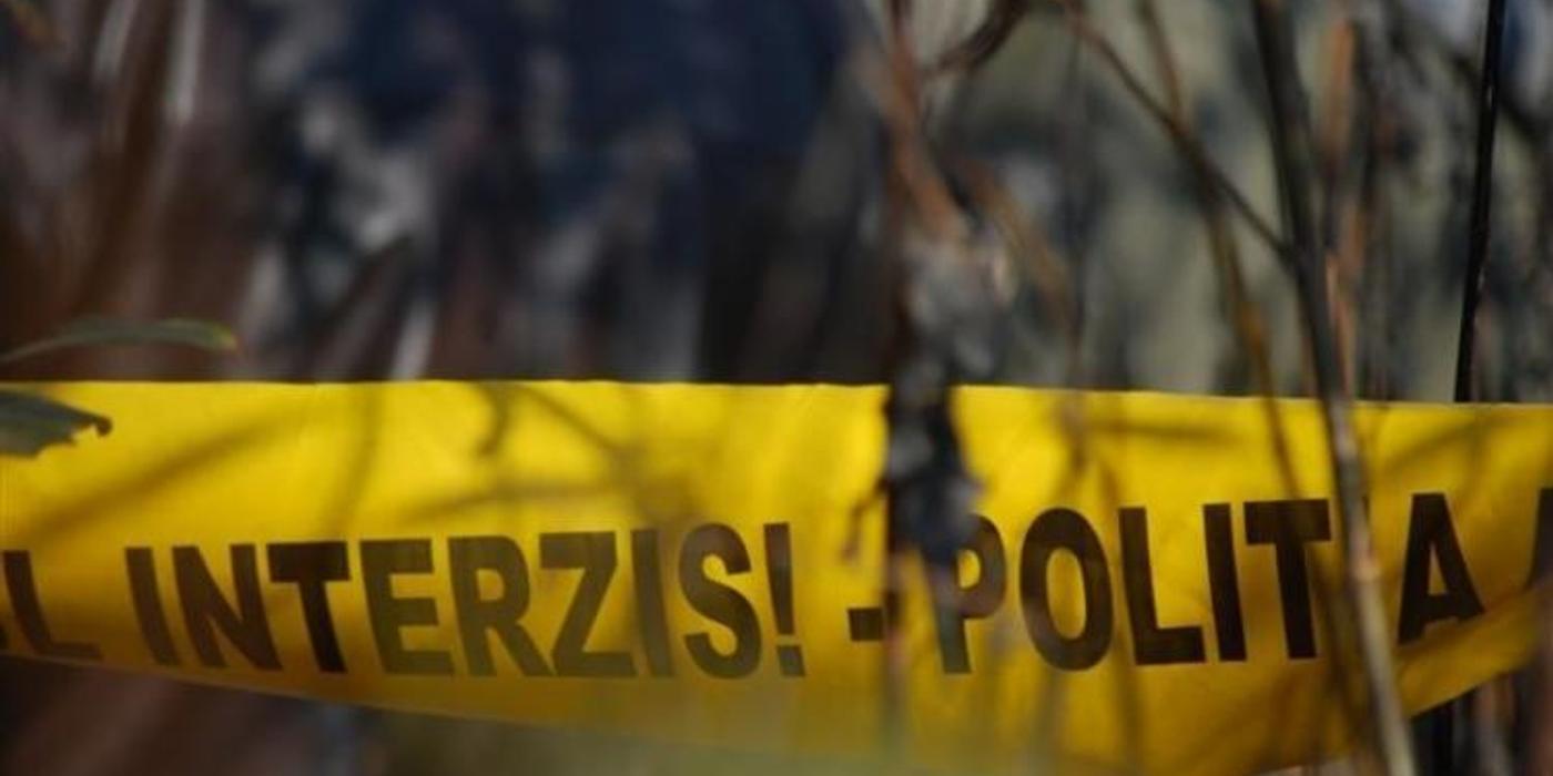 Un bărbat a fost găsit mort, joi seara, pe un drum din Turda