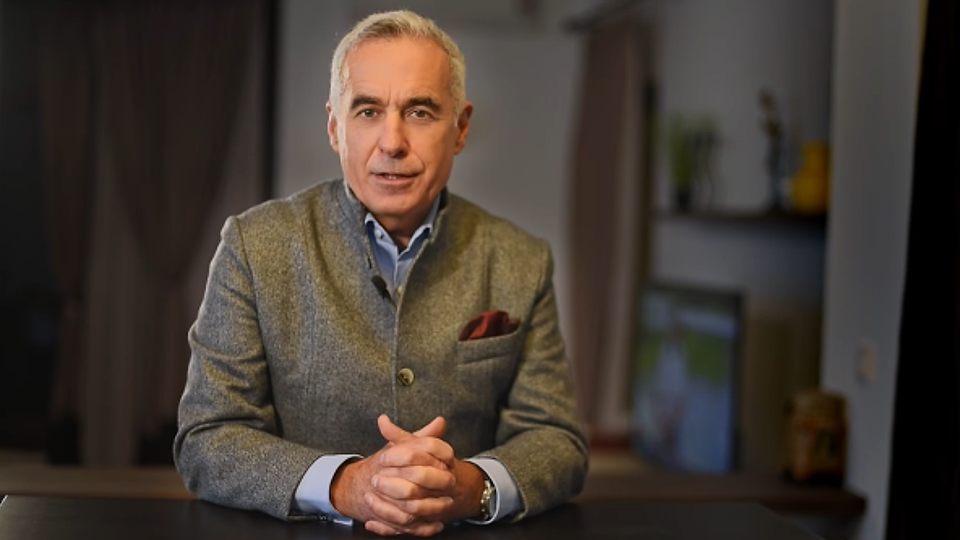Călin Georgescu se află în topul încrederii românilor. Nicușor Dan s-a prăbușit la 34% | Aproape 3/4 români cred că țara merge într-o direcție greșită