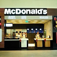Taxele plătite de McDonald’s au acoperit salariile anuale a 4.580 de profesori