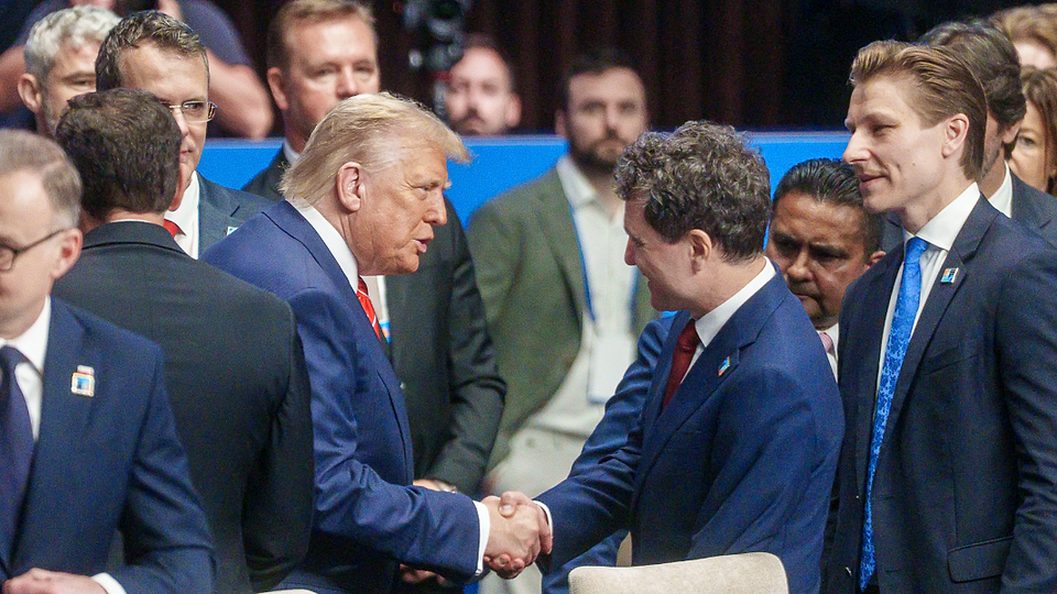 VIDEO | Colonelul (r) Douglas Macgregor, consilier în prima Administrație Donald Trump, aruncă bomba: Am reușit, datorită CIA și MI6, să instalăm în România un președinte care să ne urmeze ordinele, dar nu sunt sigur că asta va dura la nesfârșit