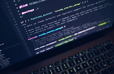 Timeline realist pentru crearea unui site web: cât durează fiecare etapă, unde se pierde cel mai mult timp și cum accelerează Happy Advertising procesul