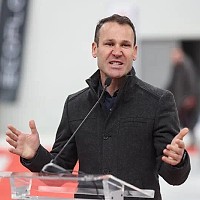 Percheziţii DNA la Primăria Sectorului 3. Robert Negoiță, acuzat că a construit din bani publici un drum pentru fratele său, dezvoltator imobiliar