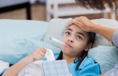 Copilul a făcut febră mare: Sfaturi privind acordarea primului ajutor