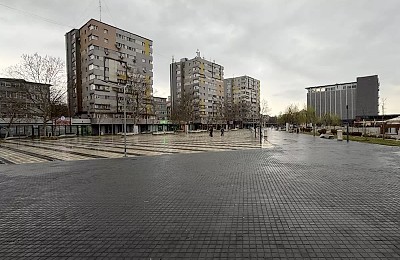 Tot mai puțini români din mediul urban dețin locuința în care trăiesc