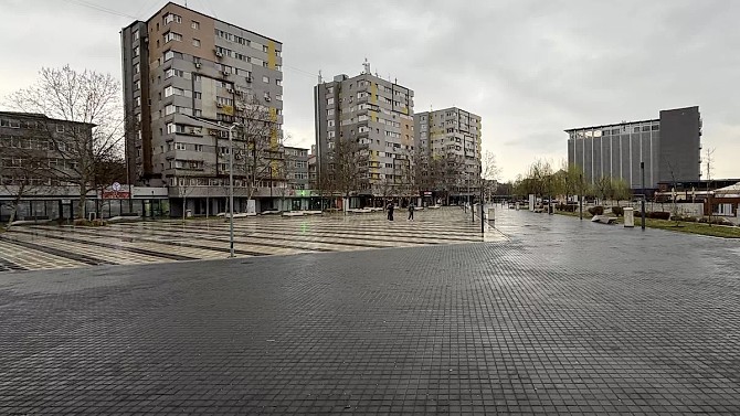 Tot mai puțini români din mediul urban dețin locuința în care trăiesc