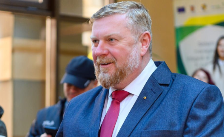 Primarul din Câmpia Turzii, Dorin-Nicolae Lojigan, este acuzat de procurori de luare de mită