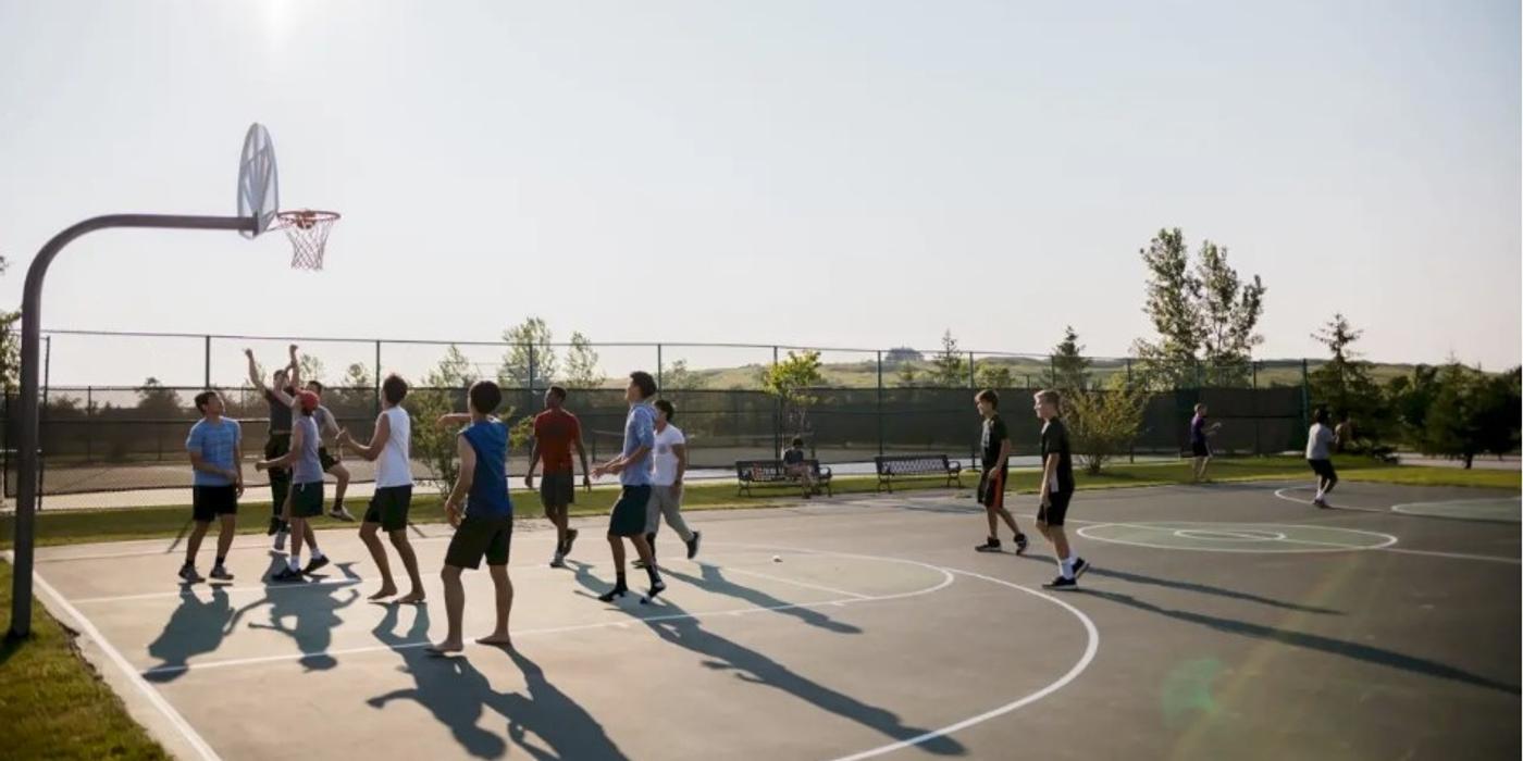 „Începe Luna Tineretului!”, Primăria Municipiului București lansează șase proiecte dedicate tinerilor din Capitală în luna mai