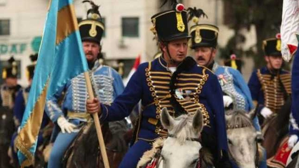 Calendarul zilei 16 septembrie: 588 de ani de la „Unio Trium Nationum”, înțelegerea prin care românii deveneau „tolerați” în Transilvania de către sași, secui și maghiari