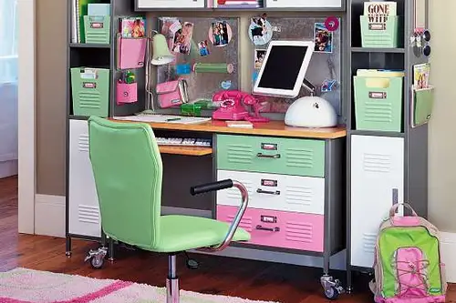 Stilistul Brad Goreski: 5 ponturi pentru aranjarea biroului