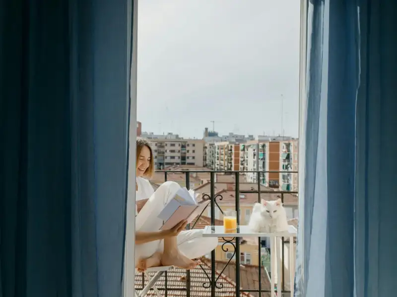 Relaxare și confort pe balcon: tot ce ai nevoie