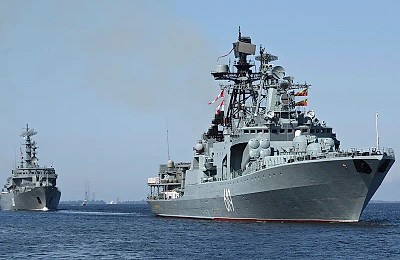 Rusia își face bază pe Flancul sudic al NATO. Convoiul de nave, escortat de un distrugător a ajuns în Libia