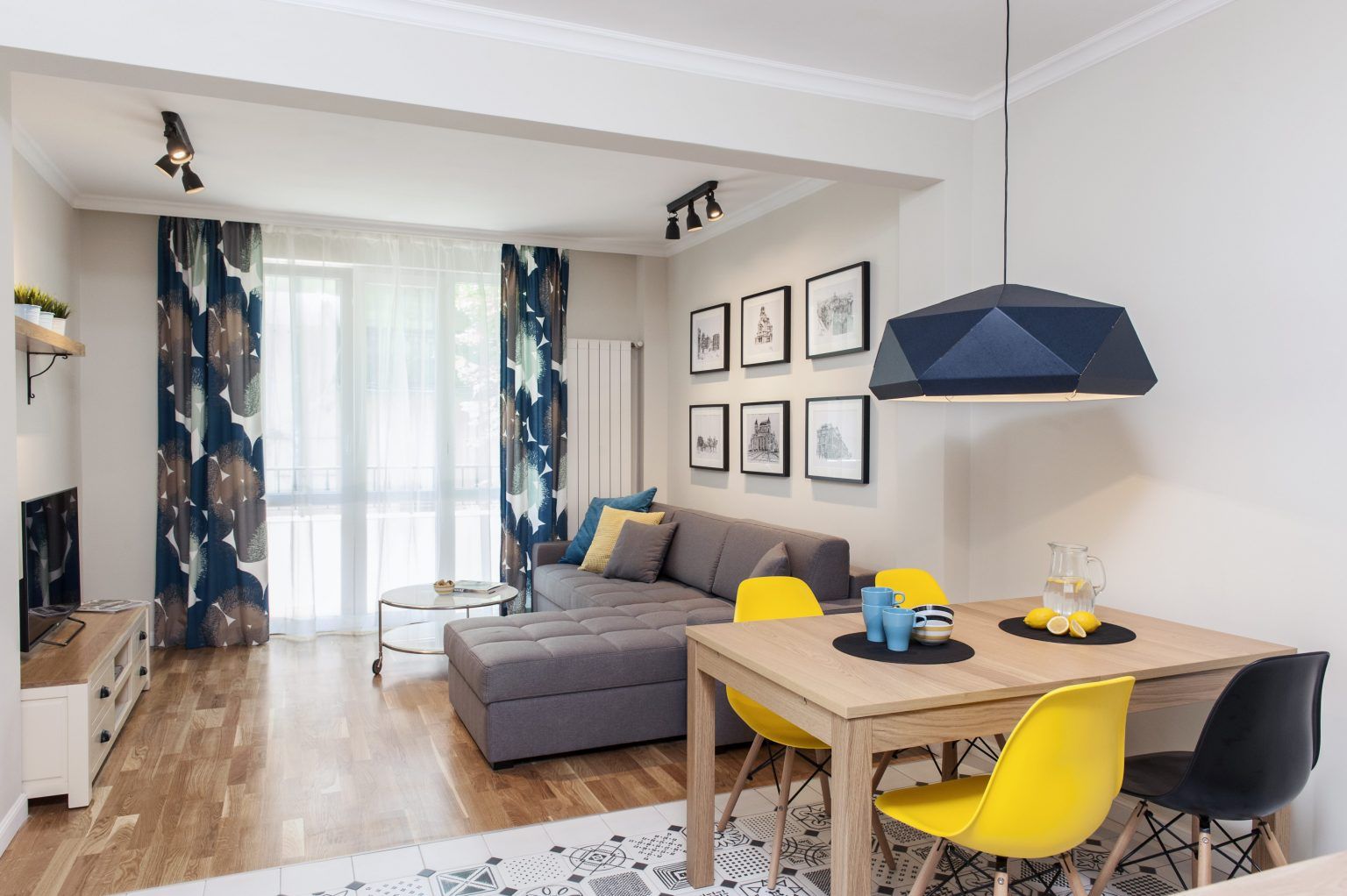 Design contemporan si accente de culoare intr-un apartament de 85 mp