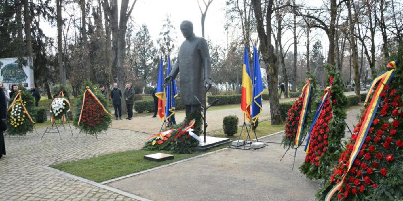 Pe 15 ianuarie, de Ziua Culturii Naționale, a fost dezvelită statuia lui Iuliu Hațieganu