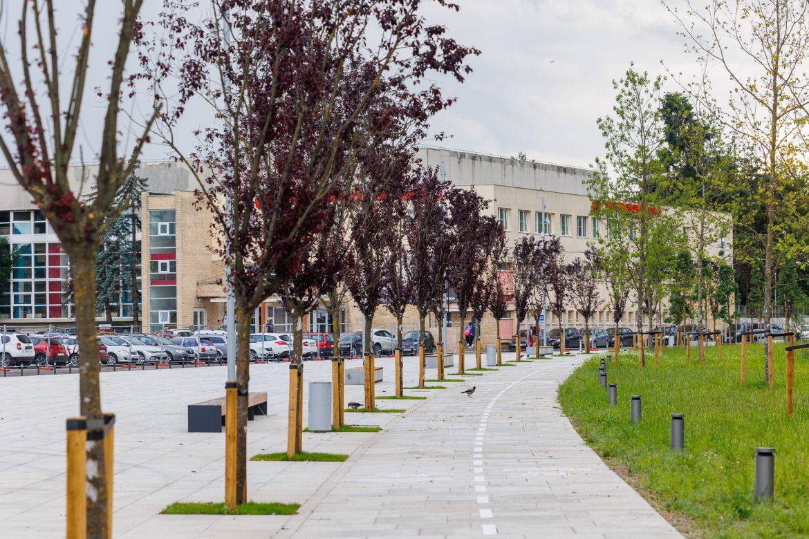 Lucrările de modernizare a platoului Sălii Sporturilor se apropie de sfârșit