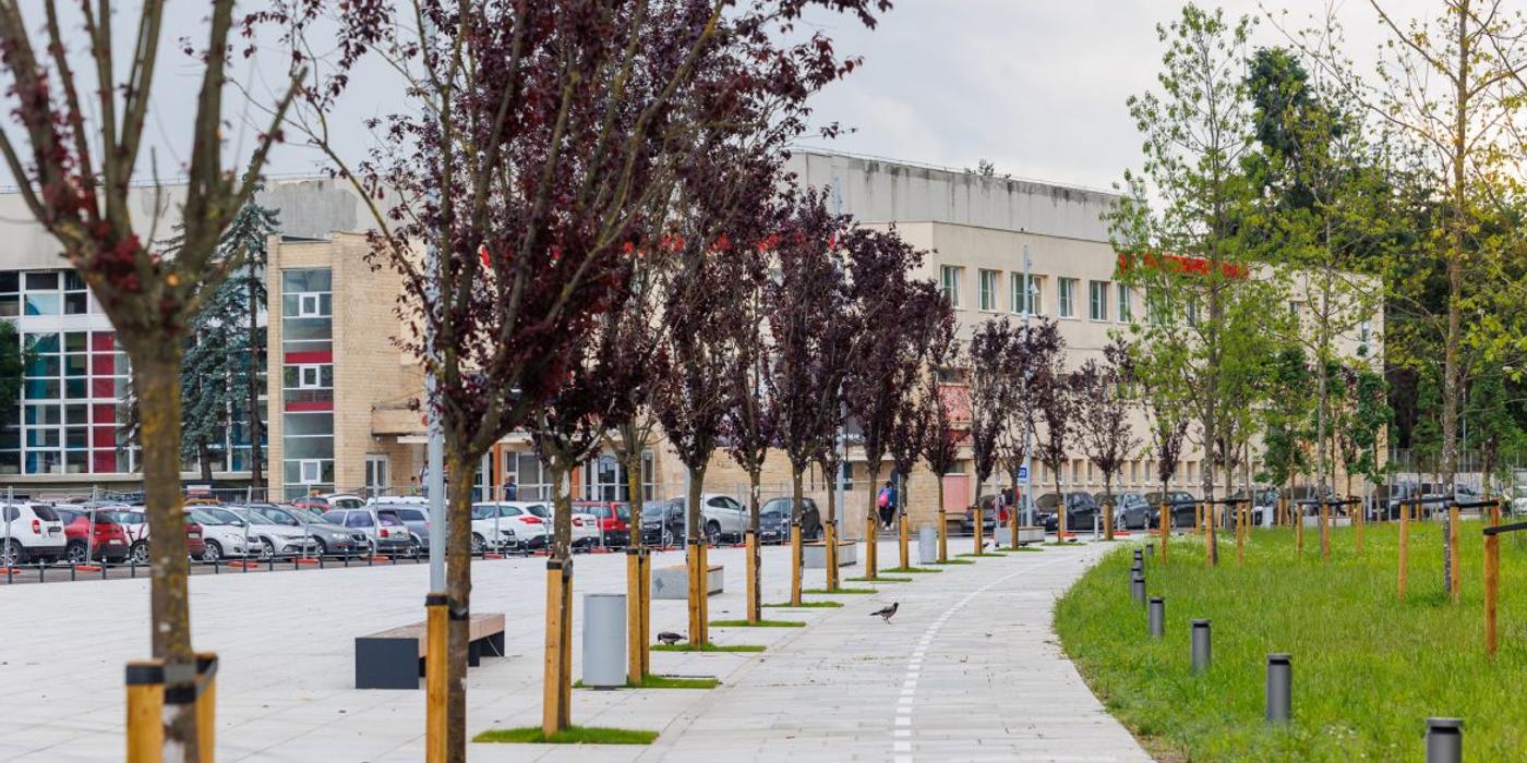 Lucrările de modernizare a platoului Sălii Sporturilor se apropie de sfârșit