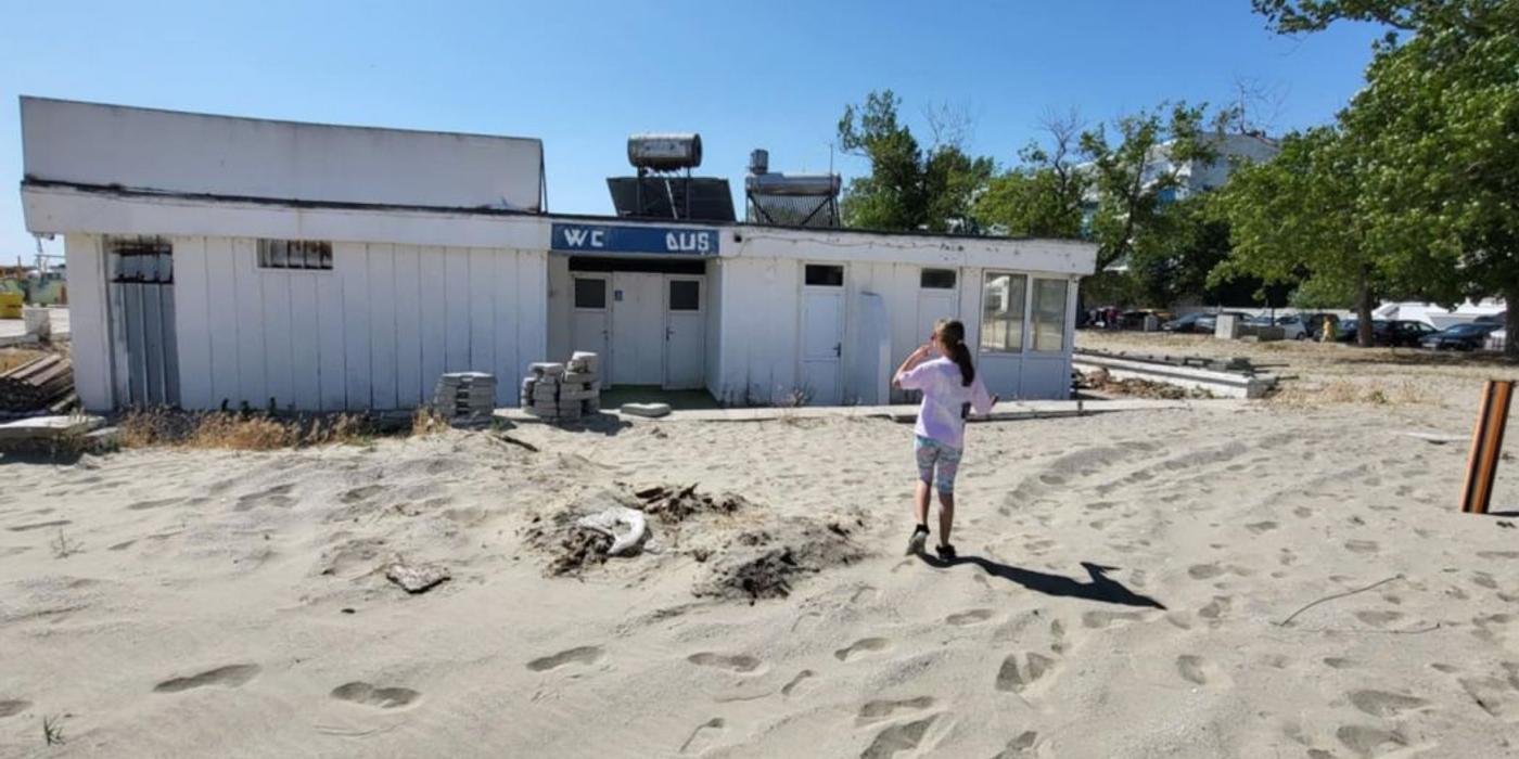 Alertă pe litoral înainte de sezon: Criza toaletelor ar putea închide plajele din cauza bacteriei E. coli