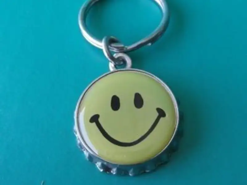 DIY – Cum sa-ti faci breloc pentru chei dintr-un dop