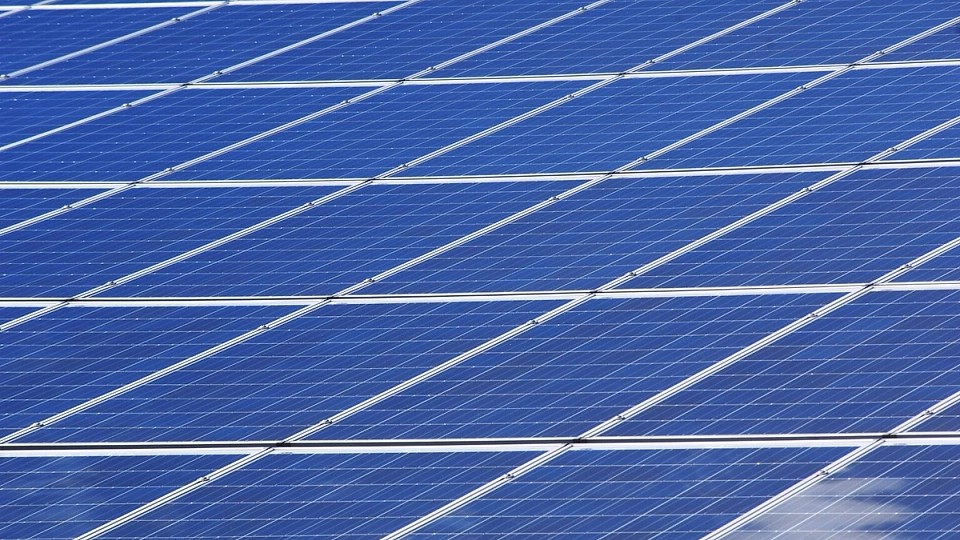 Energie din soare pentru Piatra-Olt: Primăria construiește o centrală fotovoltaică cu fonduri nerambursabile