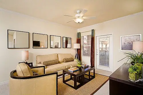 Culori recomandate pentru peretii din living