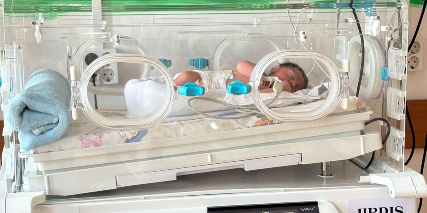 Salvați Copiii România continuă dotarea spitalelor din țară, la Reghin și Târgu Mureș, cu sprijinul cititorilor Libris