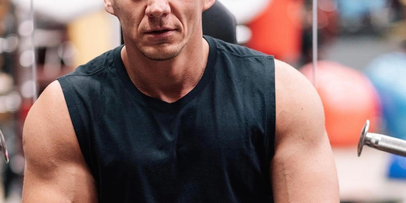 De ce este bine să fii coordonat de un instructor atunci când mergi la sala de fitness Interviu cu antrenorul Daniel Sincă