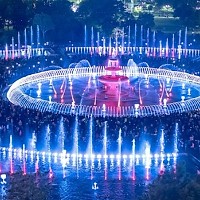 În această seară, 23 mai 2025, debutează la fântânile din Piața Unirii un nou sezon al spectacolelor „Simfonia Apei”