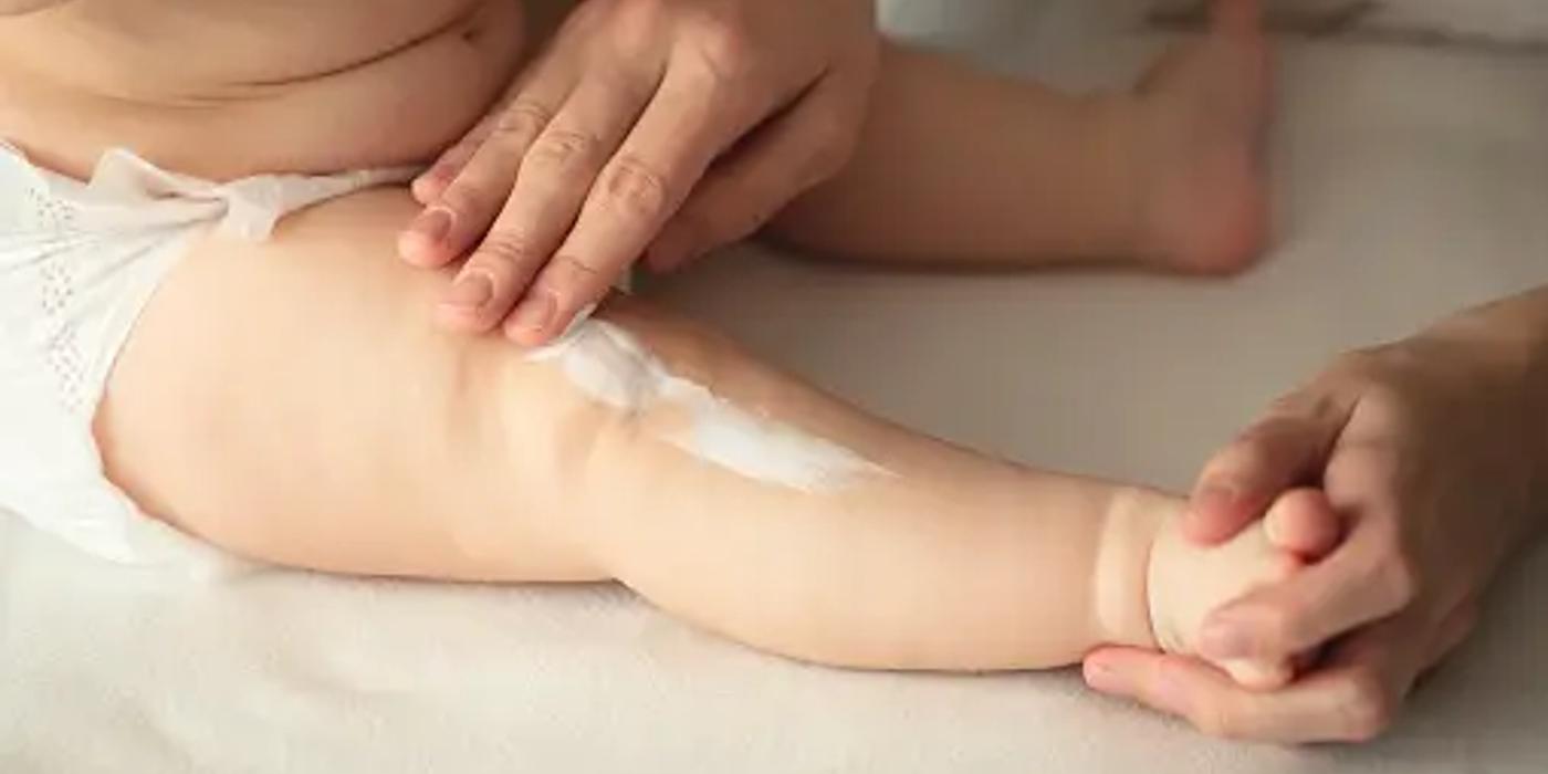 Igiena pielii la copiii cu dermatită: Tot ce trebuie să știți