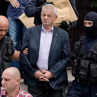 Când a fugit din țară, Sorin Oprescu declara 50.000€ în bancă. L-au reținut într-un BMW de 100.000€