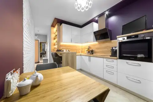 O bucatarie fermecatoare amenajata modern