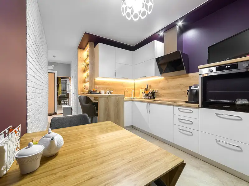 O bucatarie fermecatoare amenajata modern