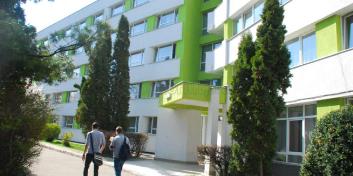 Tineri care nu aveau ce căuta în căminele din Observator, sancționați cu avertisment sau amendă de polițiștii din Cluj.