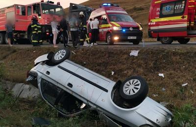 O mașină s-a răsturnat miercuri seara pe centura Vâlcele- Apahida