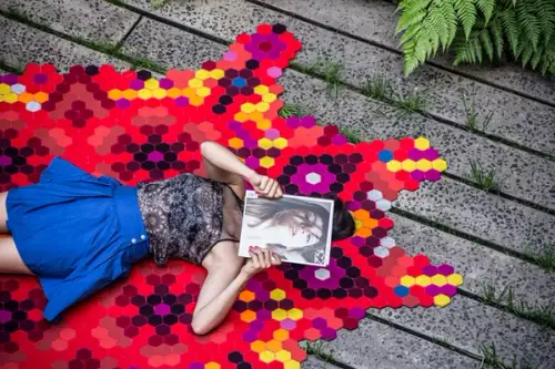 Modele moderne de covoare inedite create de Elissa Medina