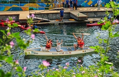 Plimbări gratuite cu caiacul și canoea pe Dâmbovița: Programul din weekend de la Debarcaderul Națiunile Unite