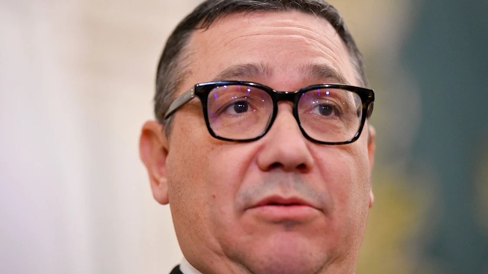 Liderii coaliției, îngrijorați că Ponta nu s-a prăbușit în sondaje. Fostul lider PSD îl poate trimite pe Nicușor Dan în finală