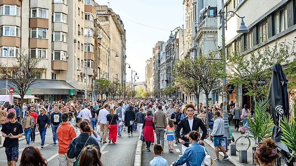 „Străzi Deschise” revine pe Calea Victoriei în Weekendul 10-11 Mai: pietonii preiau controlul, soferii iau o pauză